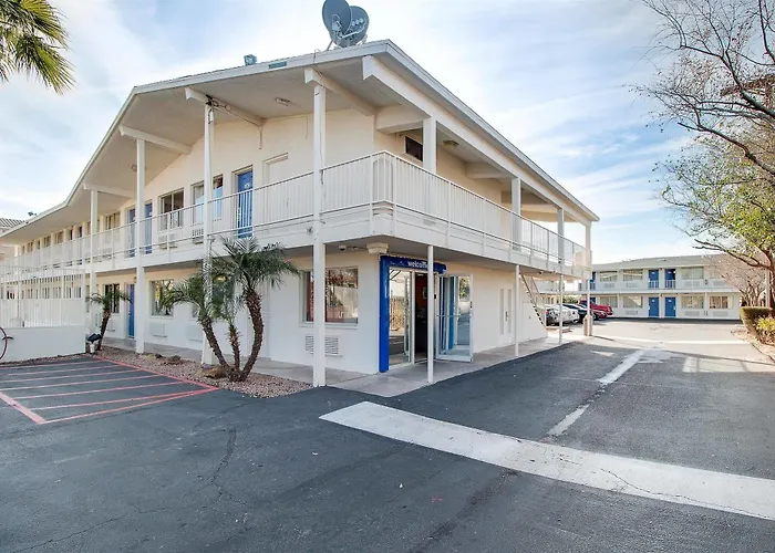 Motel 6-Phoenix, Az - East